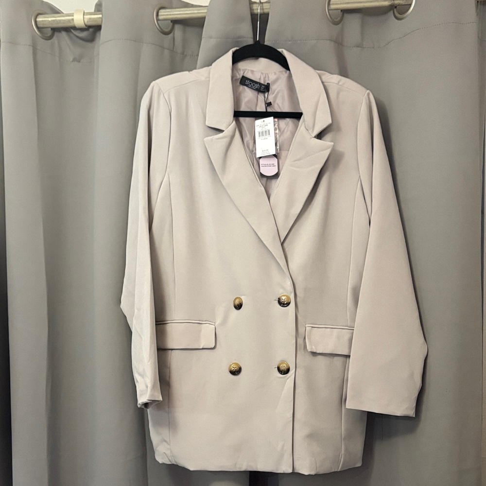 Stoosh Women's Beige Double-Breasted Blazer